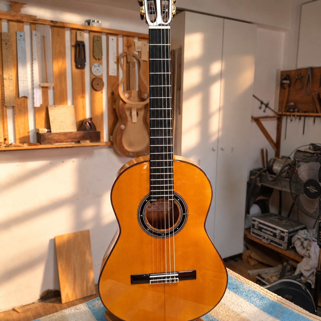 Guitarra flamenca artesanal